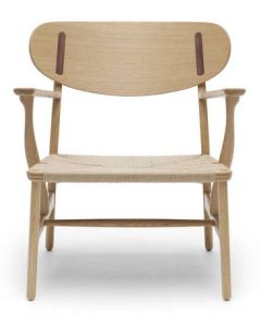 cH22 Oak Oil Lounge Chair Carl Hansen & Son.