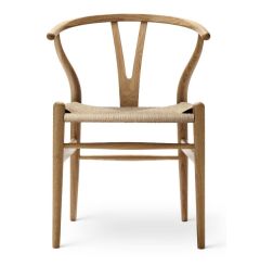 cH24 Wishbone Chair Carl Hansen & Son. 