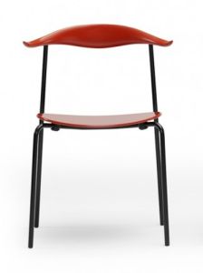 sedia laccata CH88 Carl Hansen & Son. 