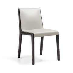 Janet Chair Molteni