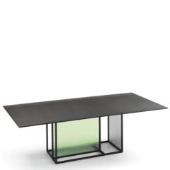 Theo Fiam table